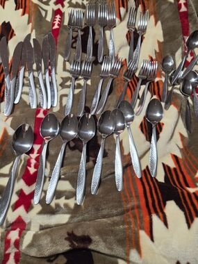 Stainless Steel Hammered Handle Flatware Set - Silver Set Of 6 With Extras